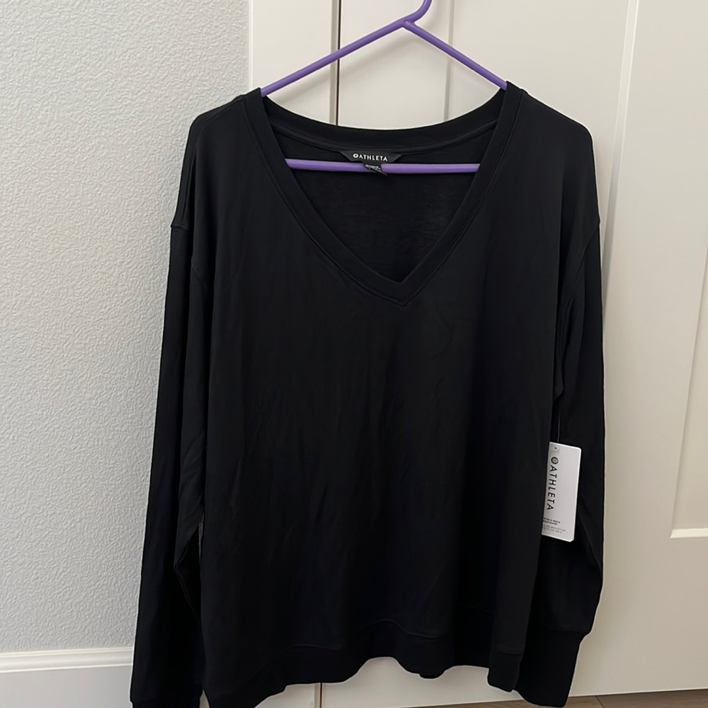 New with tags black Athleta sunrise V-neck sweatshirt